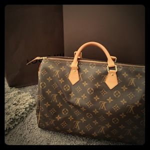 SOLD***Louis Vuitton Speedy 35*Authentic*
